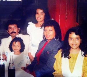 "La familia, hace algunos años" 